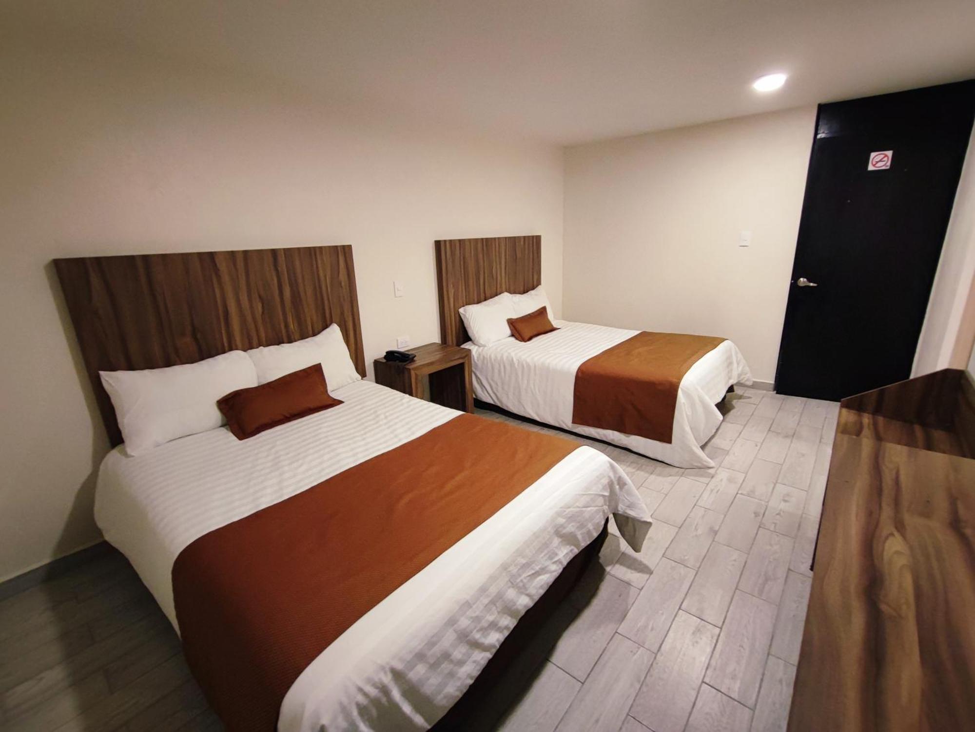 Hotel Plaza Morelos Toluca Kültér fotó