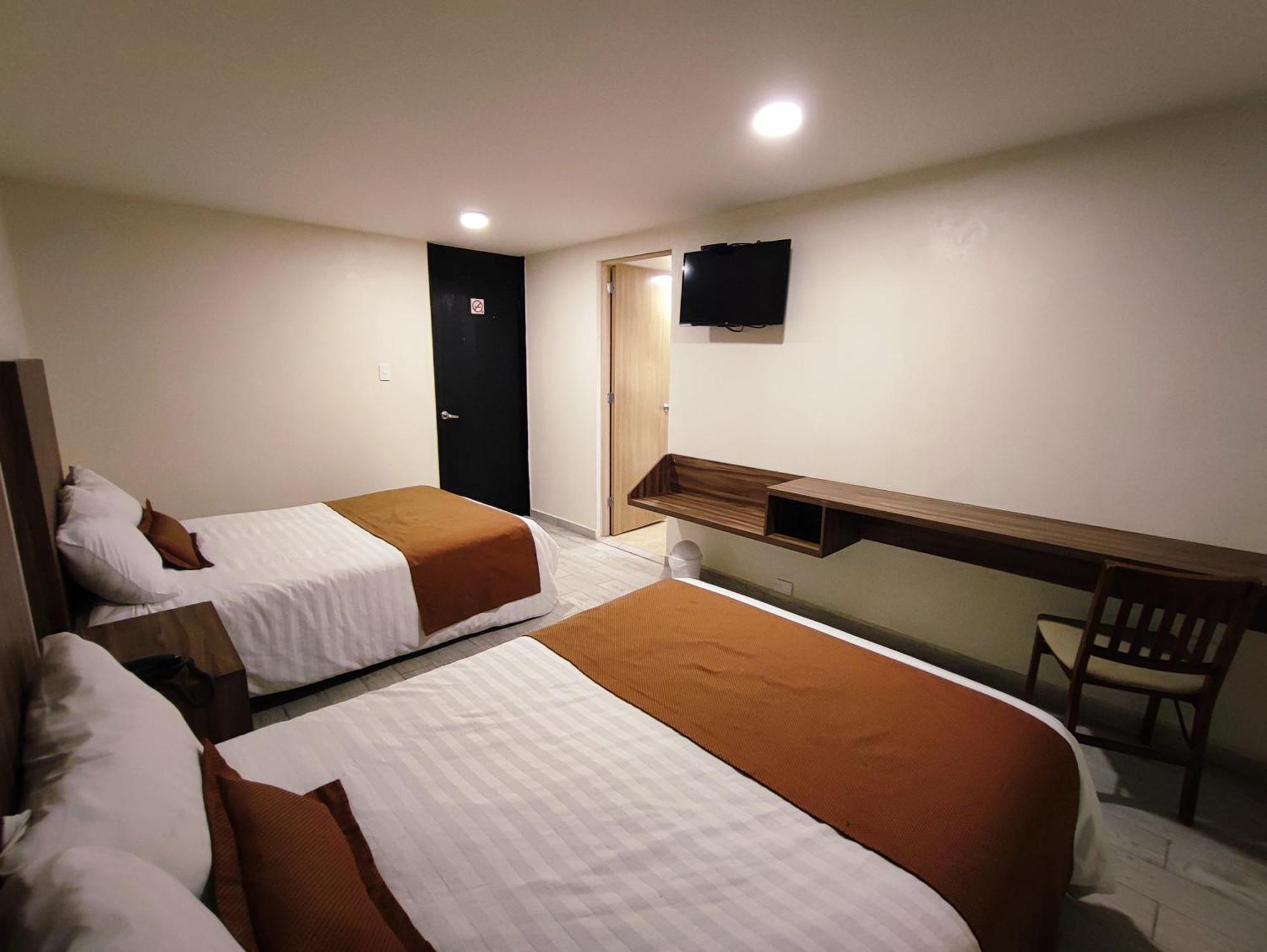 Hotel Plaza Morelos Toluca Kültér fotó